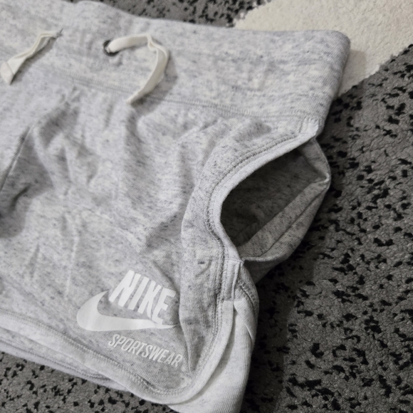 Nike Sportswear Slim Fit Running Shorts, S, GUC - Picture 10 of 10